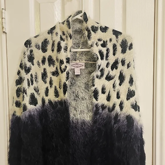 Oliver Monochrome Ombre Fuzzy Cheetah Open Cardigan Black White Large - Picture 9 of 13